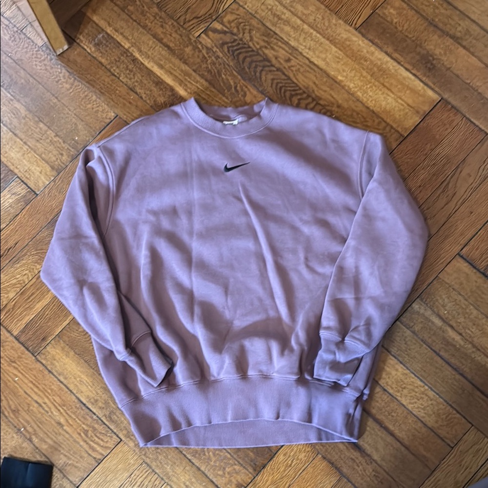 Nike Oversized Crewneck in Mauve
